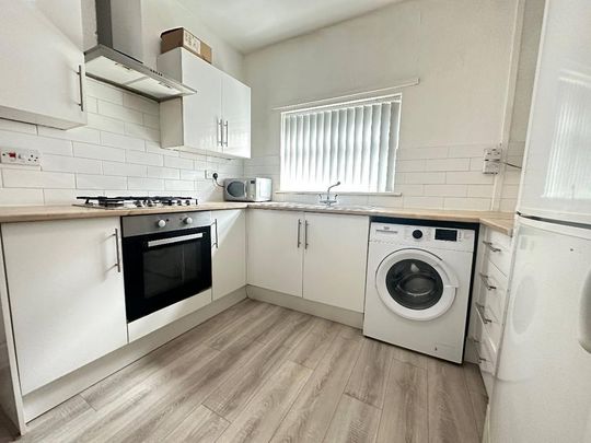 4 bedroom terraced house to rent - Photo 1