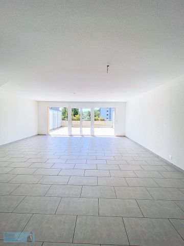 Bel appartement duplex avec terrasse pour une durée déterminée - Photo 2