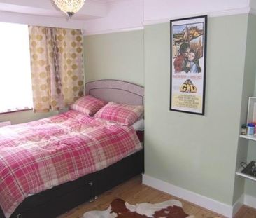 4 bedroom terraced house to rent - Photo 4