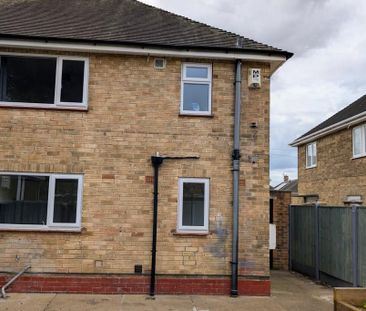 3 bedroom semi-detached house to rent - Photo 6