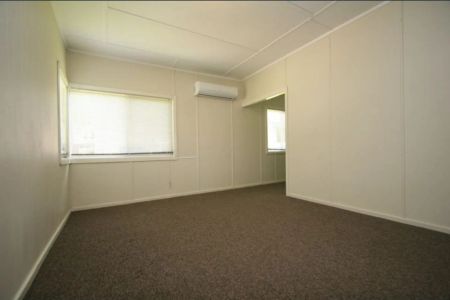 Ideally Located - Photo 3