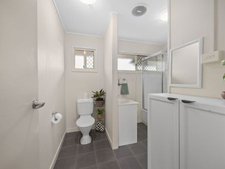 42 Jacaranda Drive, Yamanto QLD 4305 - House For Rent | Domain - Photo 5