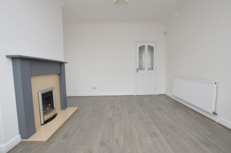 2 Bedroom Mews/Town House - Photo 2