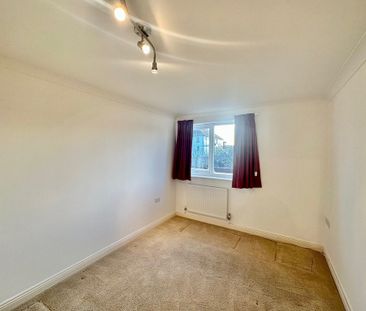 2 bedroom Two Bedroom Apartment With Sea Views to rent - Photo 2