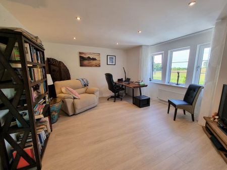 5 bedroom semi-detached house to rent - Photo 2