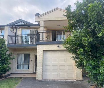 Spacious Duplex With Ducted Air Conditioning Throughout - Photo 6