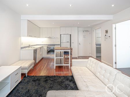 OPEN THE DOOR TO 'UNO' – CITY CENTRE LIVING AT ITS BEST - Photo 2