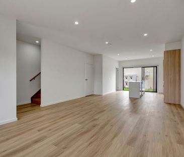 Modern Comfort Meets Low Maintenance Living - Photo 1