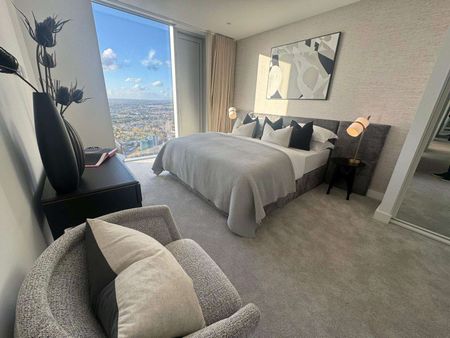 Remarkable Fully Furnished Three Double Bedroom Penthouse Apartment with spectacular facilities in the Exclusive Cortland Development, Colliers Yard. - Photo 2