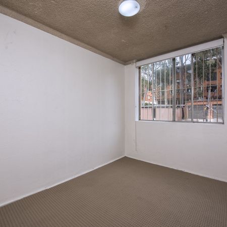 Walk to station! - Photo 4