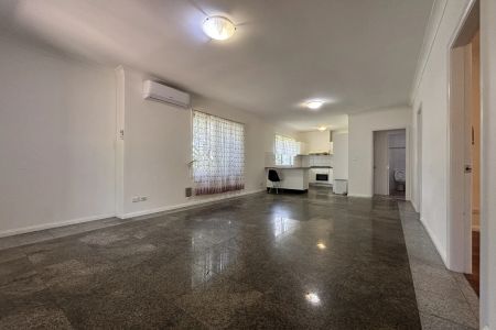 Modern Living in a Prime Homebush West Location - Photo 5