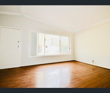 5 Bedroom Home Located in Lethbridge Park! - Photo 1