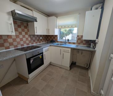 2 bedroom terraced house to rent - Photo 5