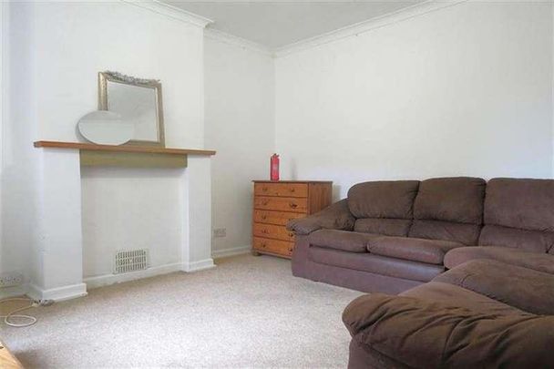 Bedroom Semi Detached House In Winton, BH9 - Photo 1