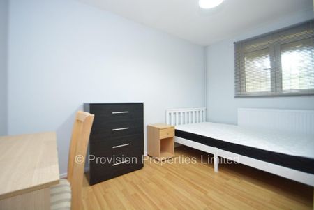 4 bedroom townhouse to rent - Photo 3