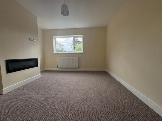 3 bedroom semi-detached house to rent - Photo 1