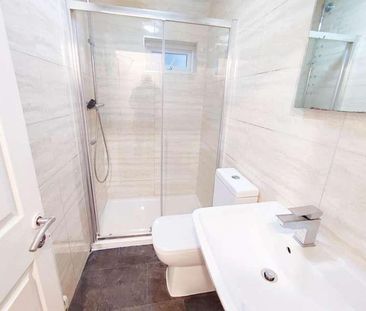 Second Avenue, Manor, E12 - Photo 6