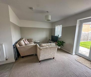 3 bedroom semi-detached house to rent - Photo 1