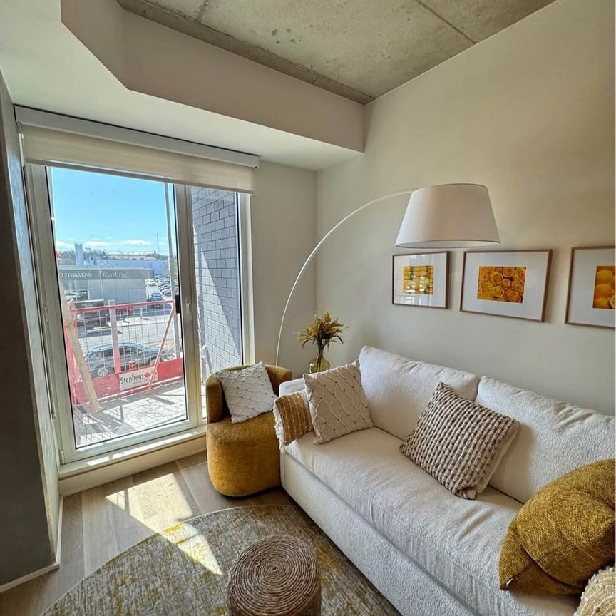 1655 Carling Avenue - Photo 1