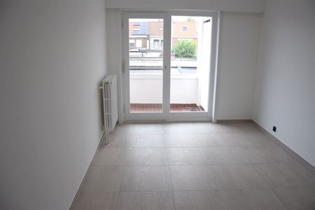 Lichtrijk en modern gerenoveerd appartement - Foto 4