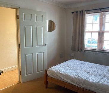 3 bedroom terraced house to rent - Photo 3