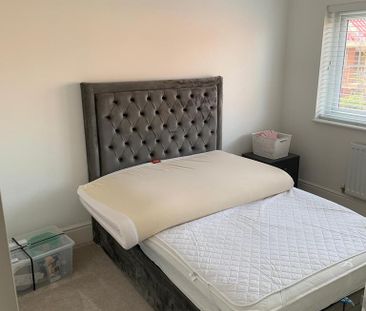 1 bedroom in a house share to rent - Photo 1