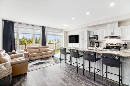 For Lease - 184 Hooper Street, Carleton Place, Ontario - Photo 2