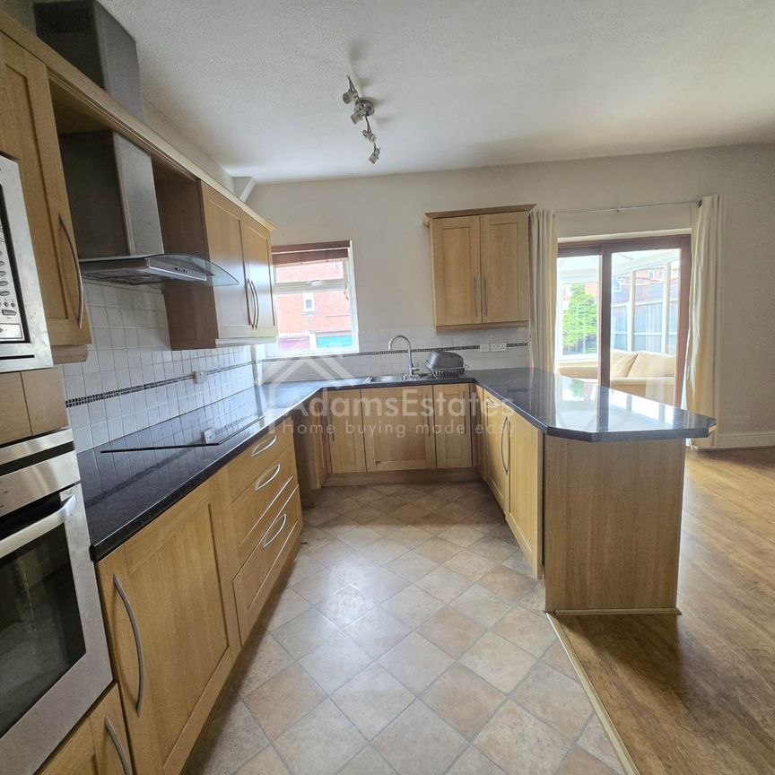 Price £1,000 pcm - Available Now - Unfurnished - Photo 1