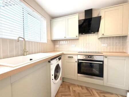 2 bedroom terraced house to rent - Photo 4