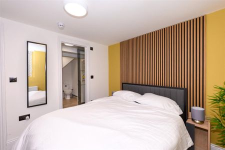 1 bedroom in a house share to rent - Photo 4