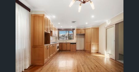 Large 3-Bedroom House with Garage in the Heart of Balmain Village - 3 Month Short Term Lease - Photo 2