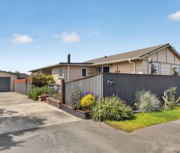 Immaculate, Sunny Three-Bedroom Home Near North Beach - Photo 5