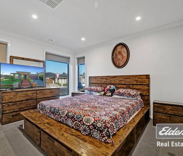 Family Living with Walkable School Access in Heartlands Estate!! - Photo 4