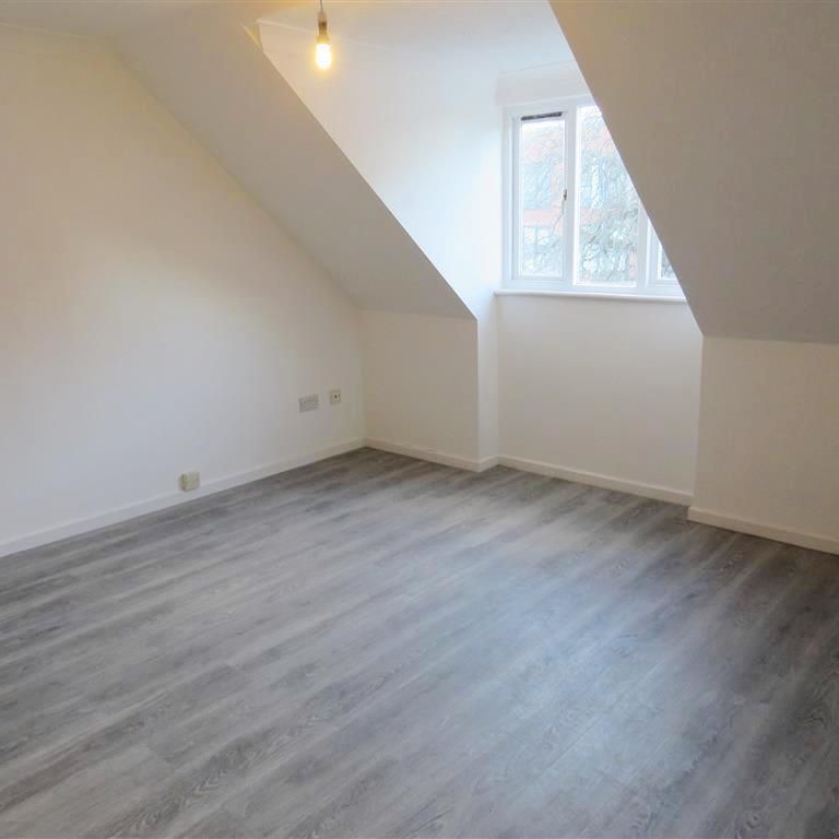 Alexandra Road, Hemel Hempstead - Photo 1