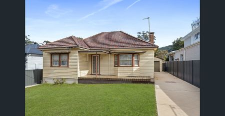 Cosy Family Home in a Convenient Keiraville Location - Photo 4