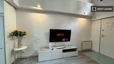 5 room luxury Flat for rent in Madrid, Spain - Photo 4