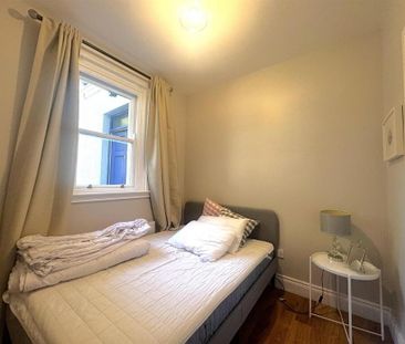 5 Strathern Manor, Newcastle, BT33 0TF - Photo 3