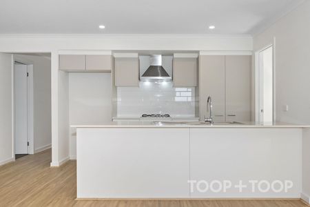 FRESHLY BUILT HOME READY TO MOVE IN - Photo 5