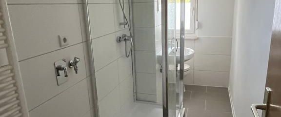 Renovated 3-room apartment - Photo 1