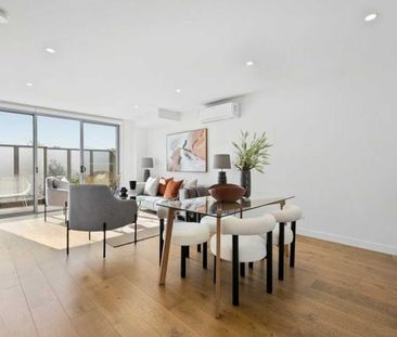 Modern Living in the Heart of Essendon - Photo 5