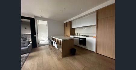 Sky One 2 bedroom 2 bathroom FURNISHED delight! - Photo 5