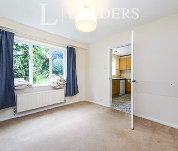 Baldwin Crescent, Guildford, GU4 - Photo 3