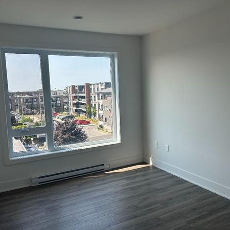 WOW**Baisse de prix **GRAND 4 1/2 ALOUER LIBRE IMMÉDIATEMENT INCLUS 5 ÉLECTRO - Photo 4