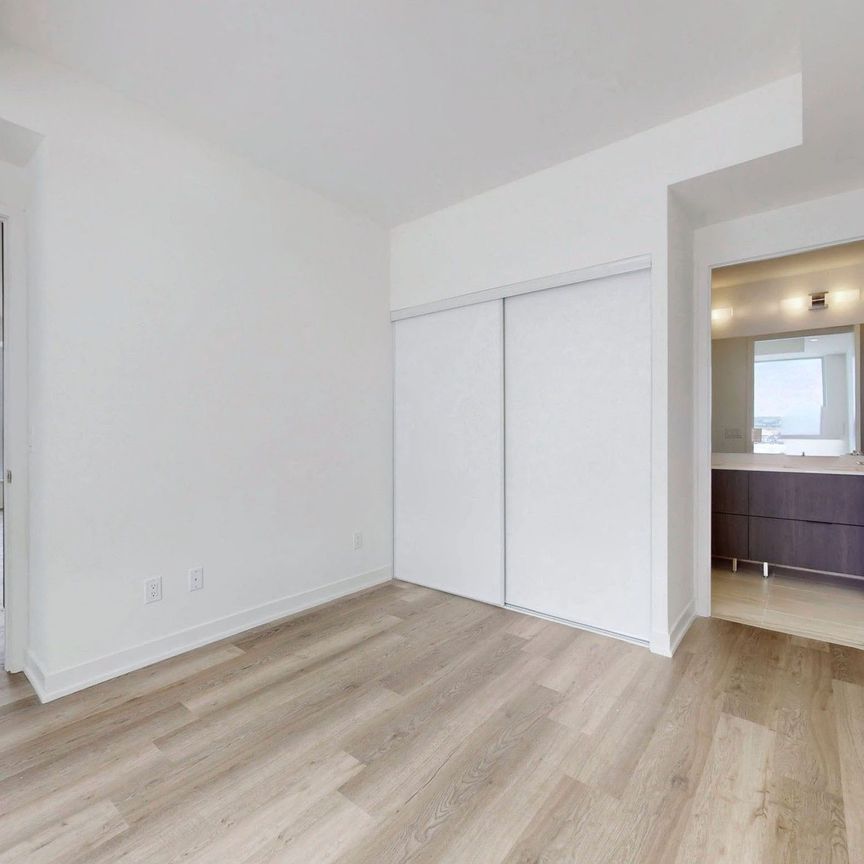 For Lease - 2 David Eyer Road Unit# 1329, Richmond Hill, Ontario - Photo 1