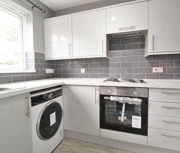 3 bedroom semi-detached house to rent - Photo 6