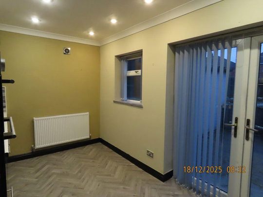 3 bedroom terraced house to rent - Photo 1