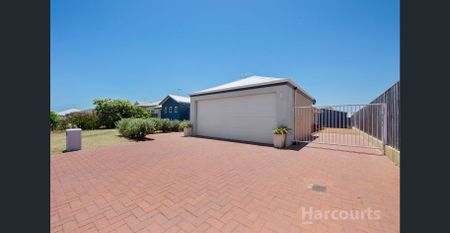 This stunning family home has it all! - Photo 2