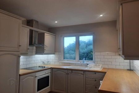 10 Kings Manor, Belfast, BT5 6PP - Photo 2