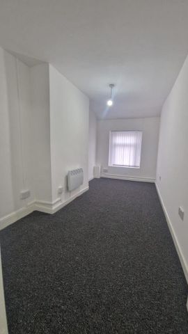4 bedroom flat to rent - Photo 5