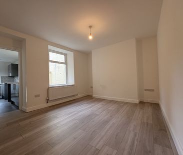 Waun y Pistyll, Treboeth - Photo 1